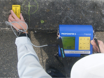 使用装置　フェロススキャン　プロフォメーター 　　内容　鉄筋の位置・かぶり厚・径の推定